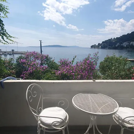 Bile Zidine Drvenik (Split-Dalmatia)